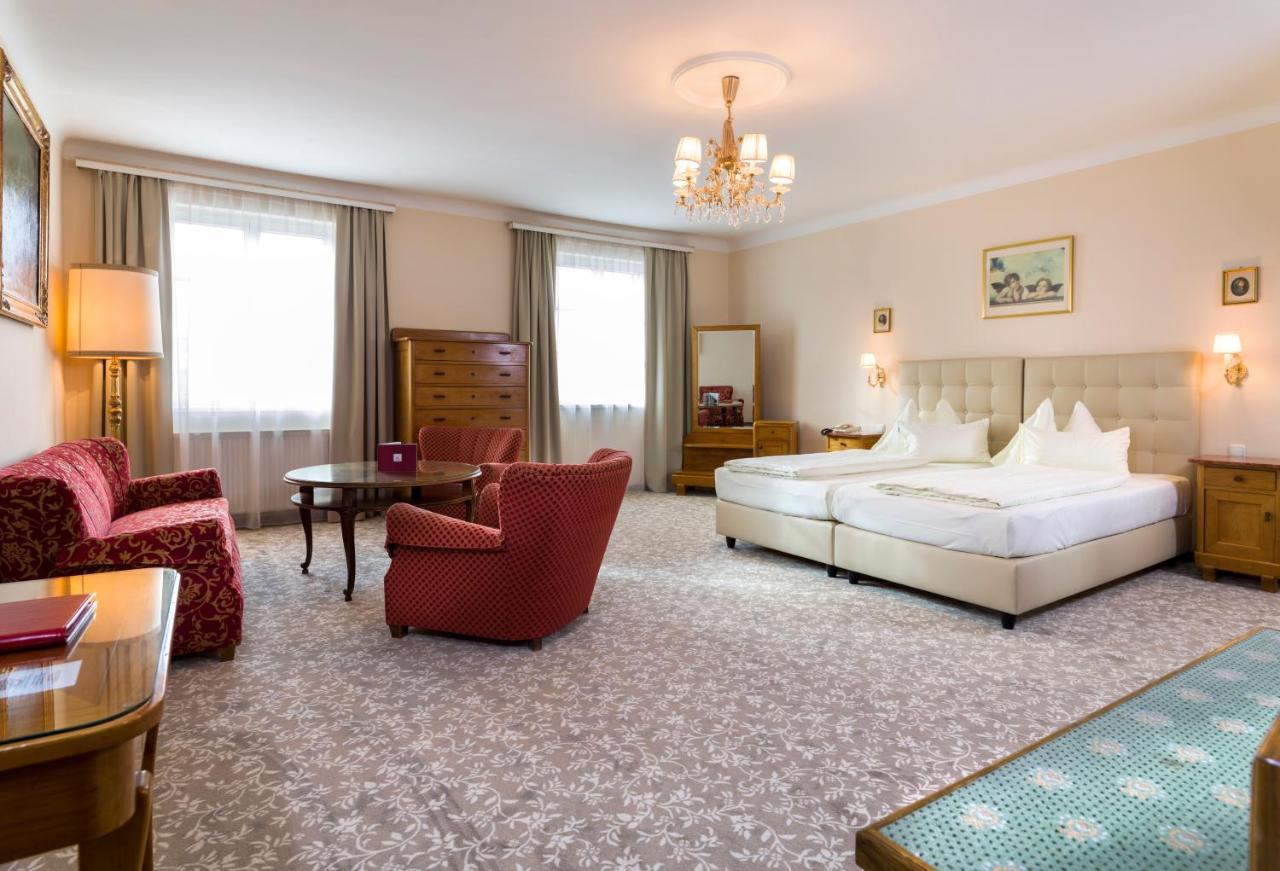 Vergeiner'S Hotel Traube Lienz Bagian luar foto