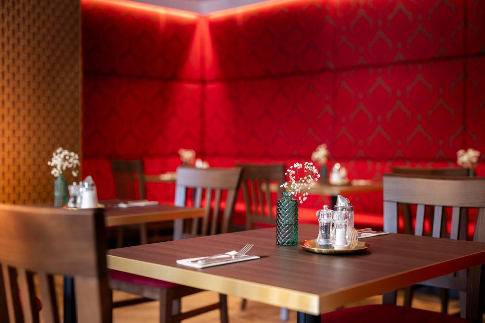 Vergeiner'S Hotel Traube Lienz Bagian luar foto