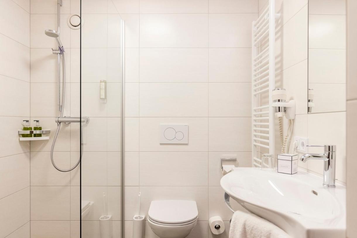 Vergeiner'S Hotel Traube Lienz Bagian luar foto