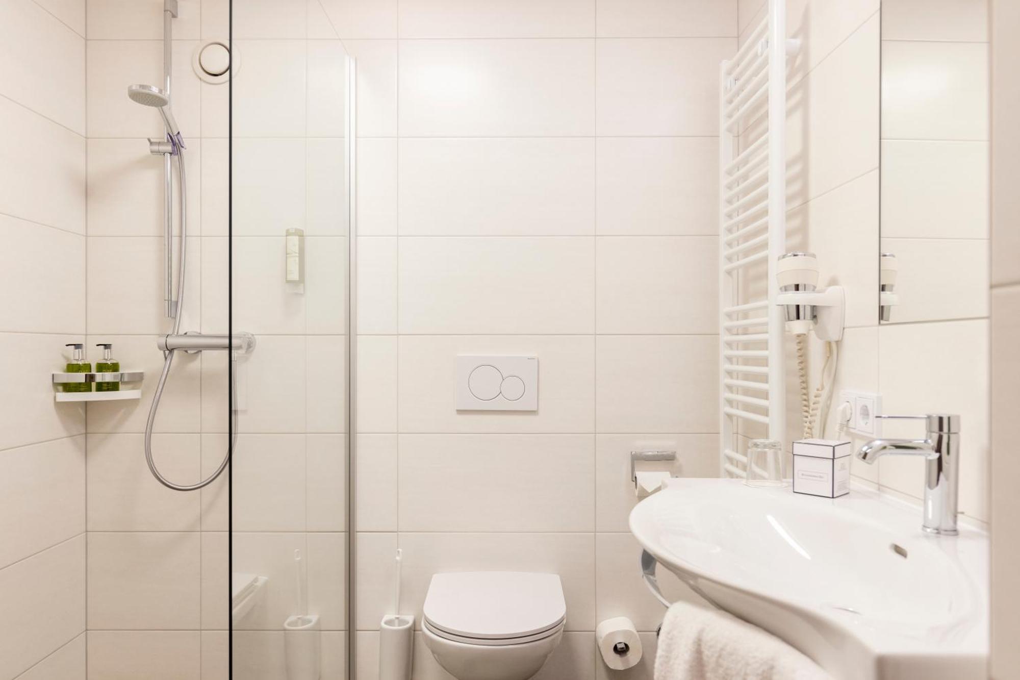 Vergeiner'S Hotel Traube Lienz Bagian luar foto
