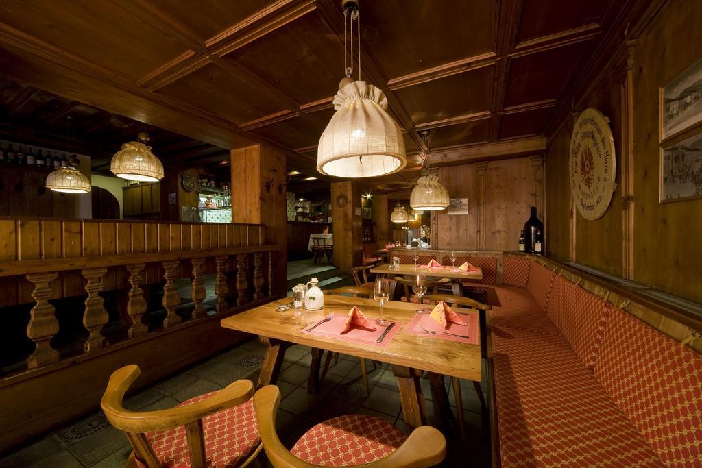 Vergeiner'S Hotel Traube Lienz Bagian luar foto