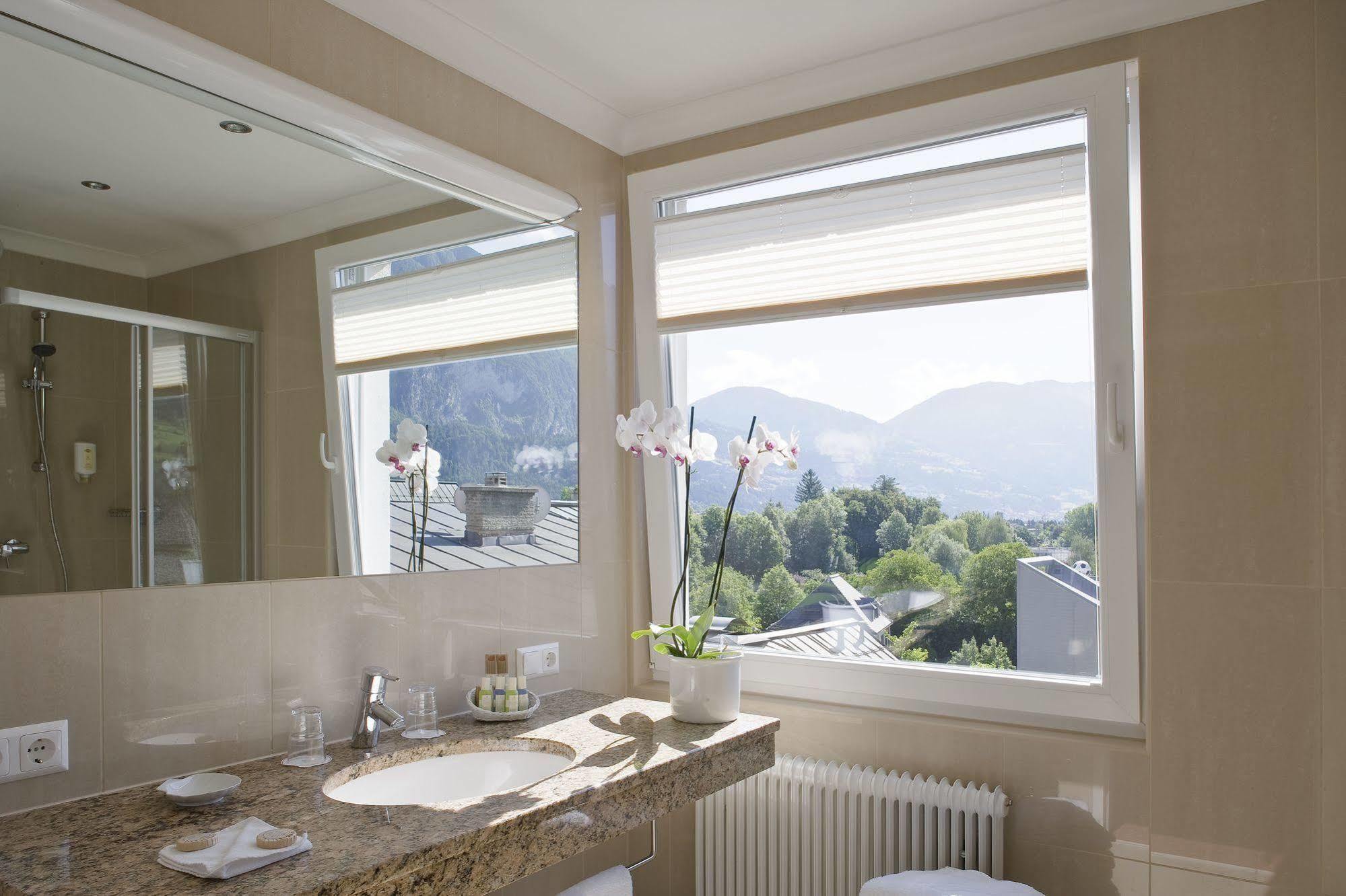 Vergeiner'S Hotel Traube Lienz Bagian luar foto